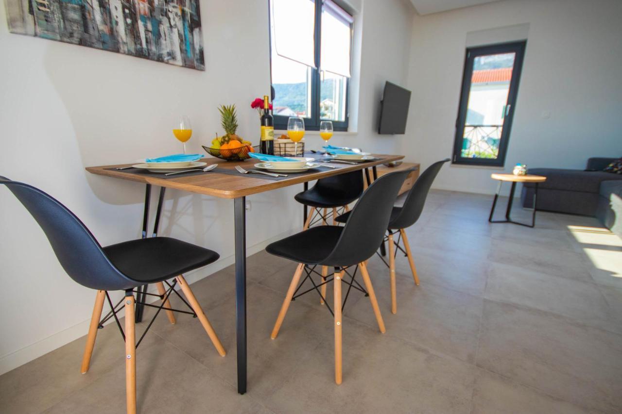 Apartmani Le-Lu Kaštela Exterior foto